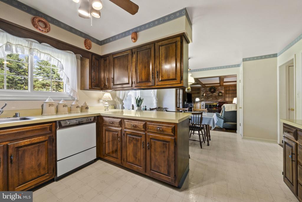 4 PHEASANT WOOD COURT