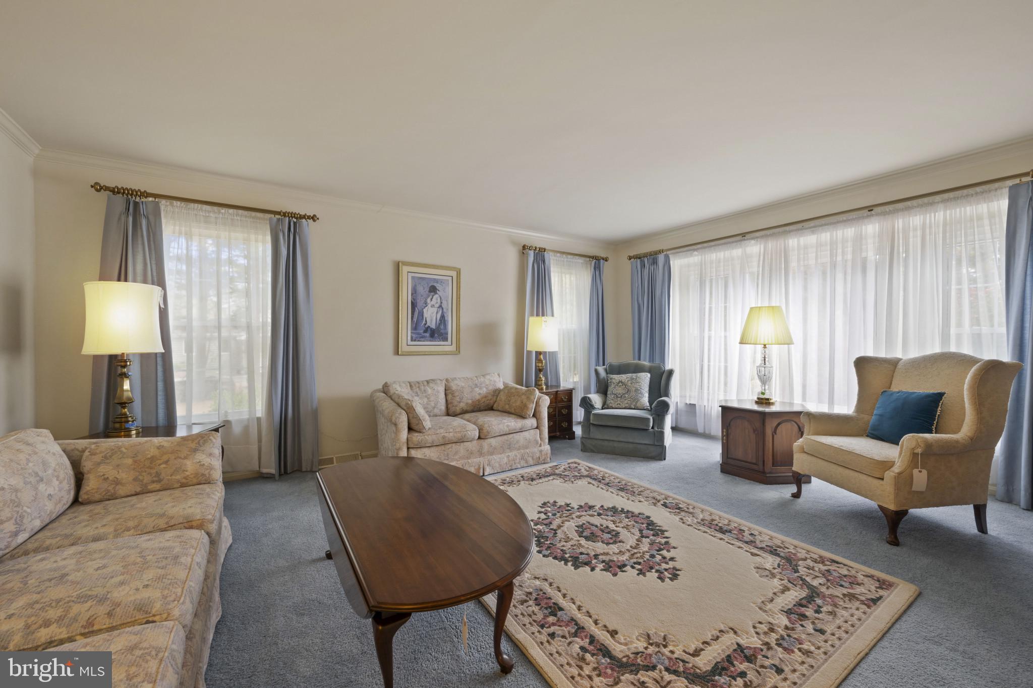 4 PHEASANT WOOD COURT