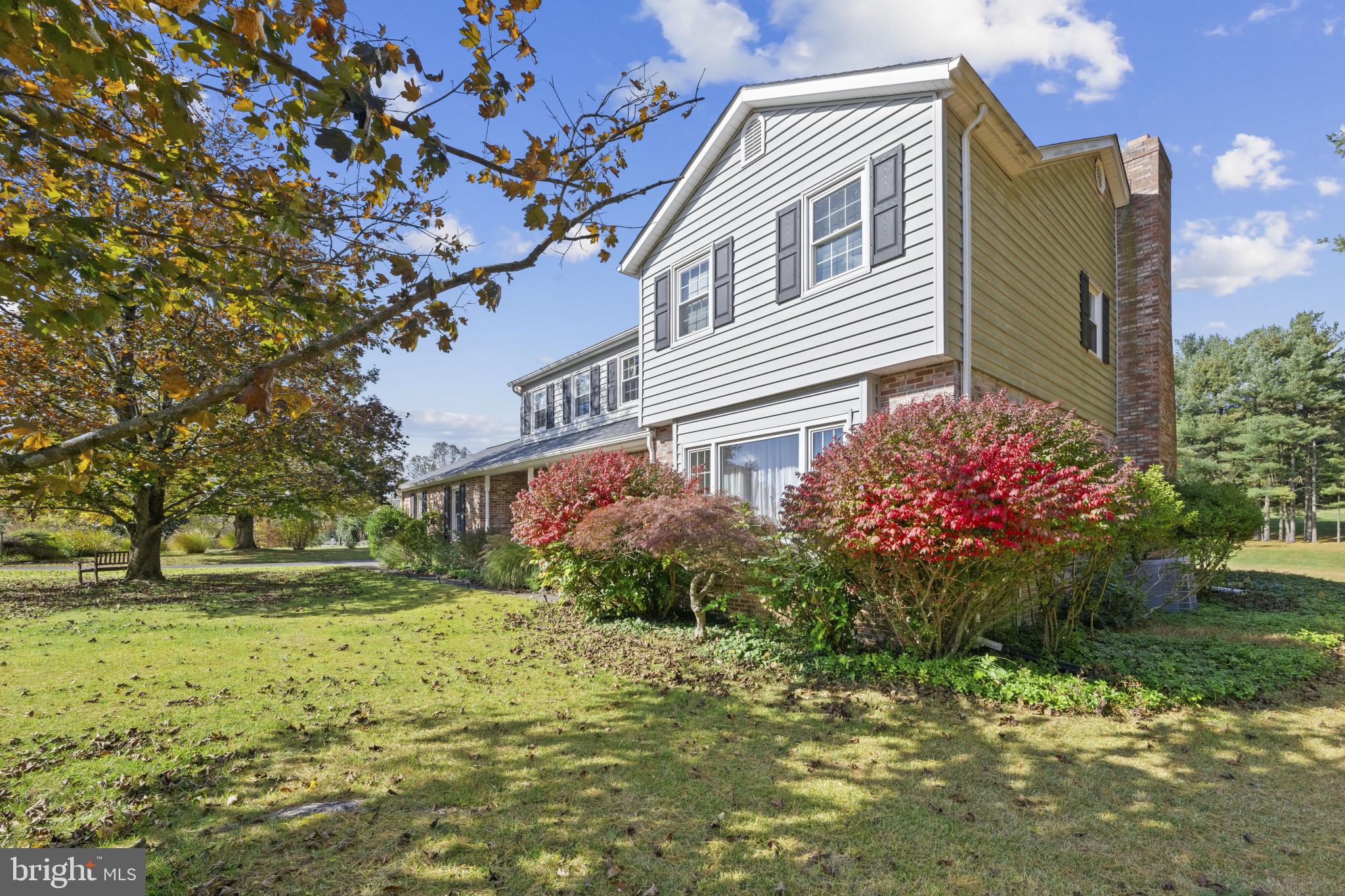 4 PHEASANT WOOD COURT