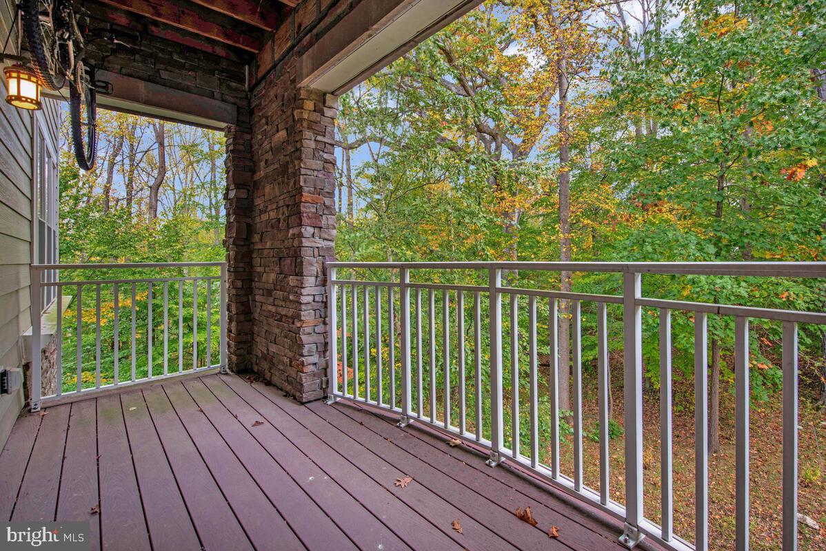 11 CLAY LODGE LANE 204