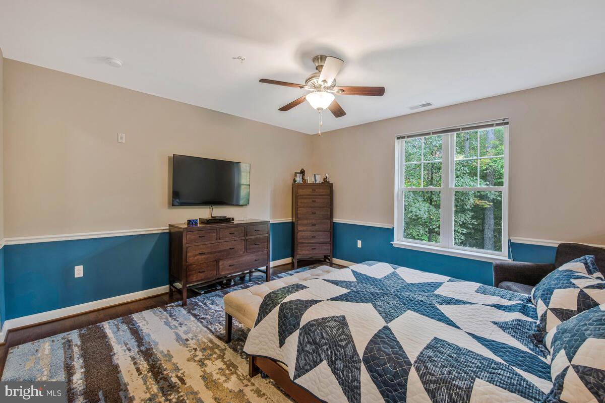 11 CLAY LODGE LANE 204