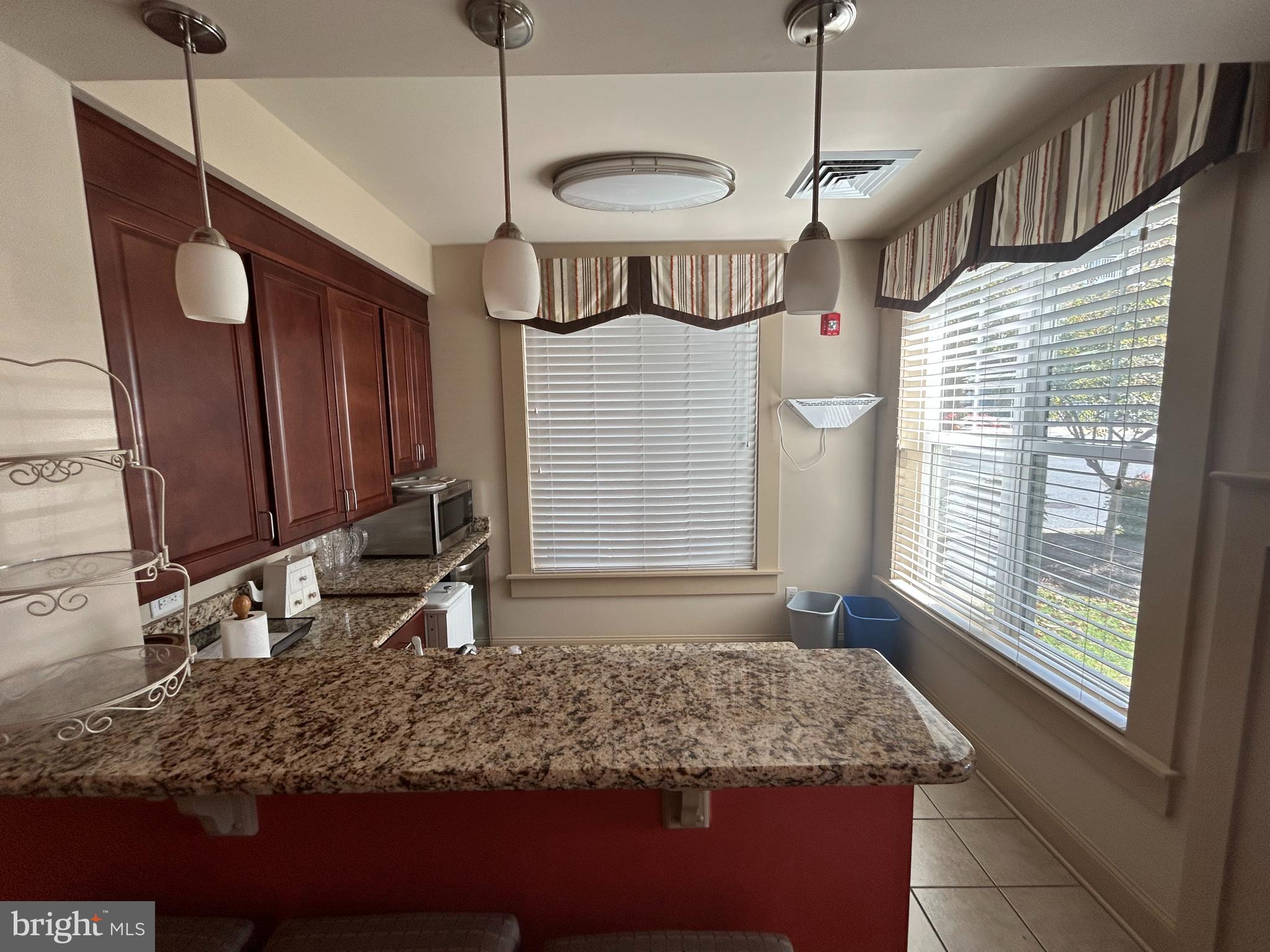 11 CLAY LODGE LANE 204