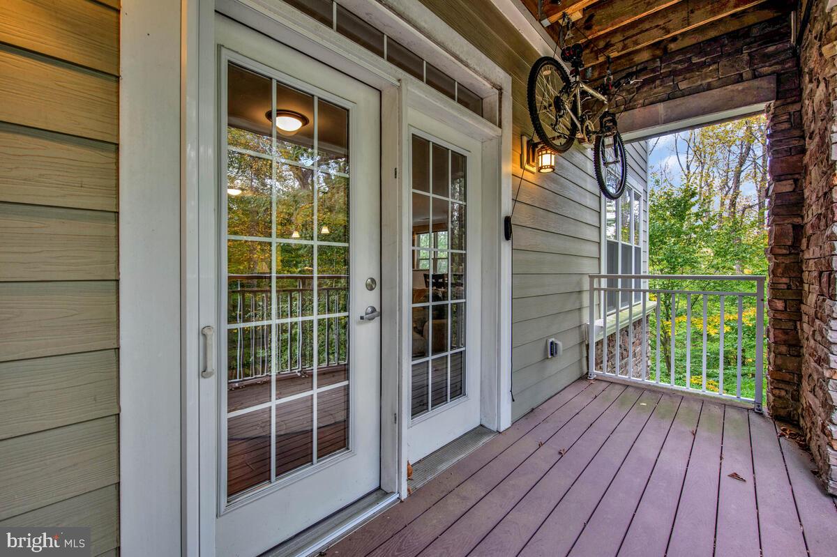 11 CLAY LODGE LANE 204