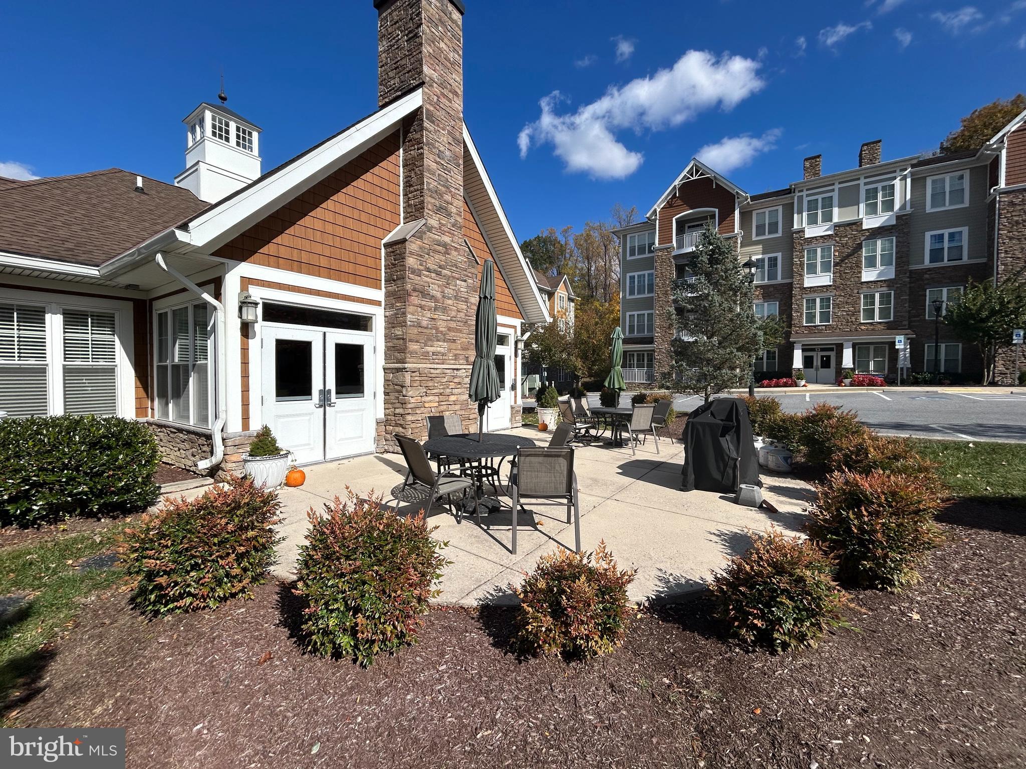 11 CLAY LODGE LANE 204