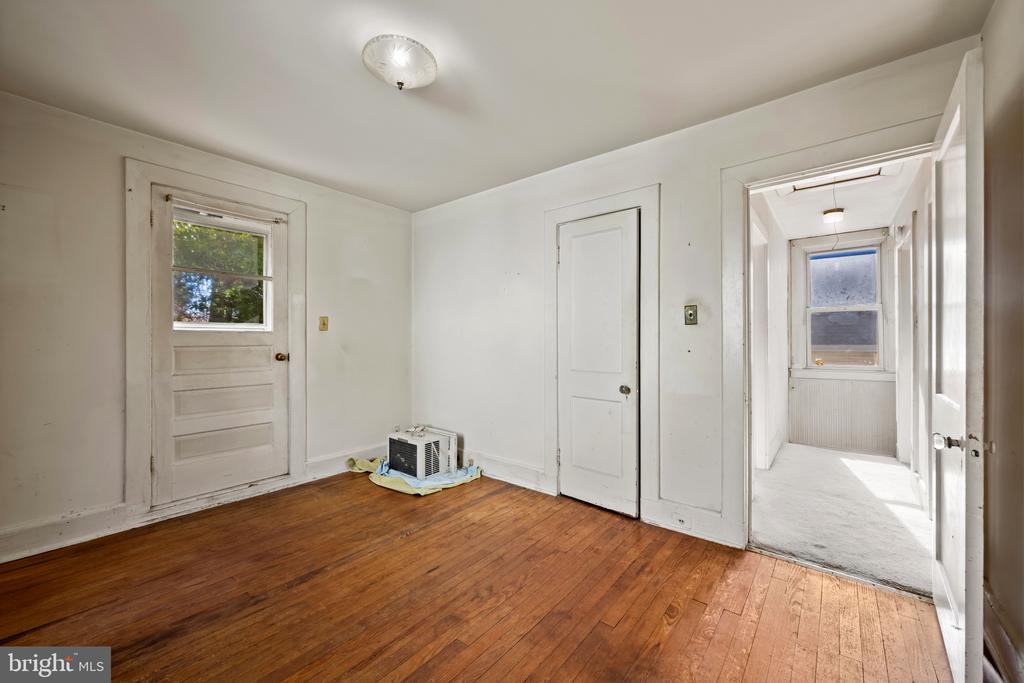 27 GLENWOOD AVENUE