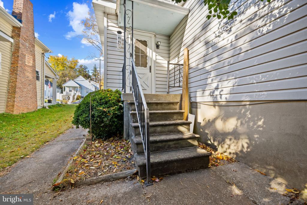 27 GLENWOOD AVENUE