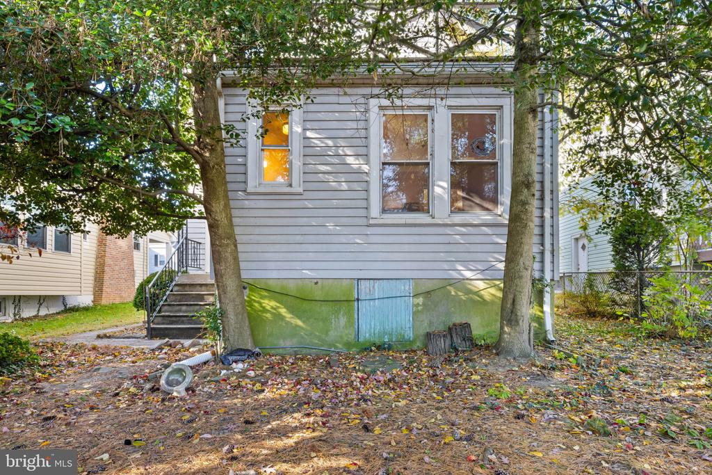 27 GLENWOOD AVENUE