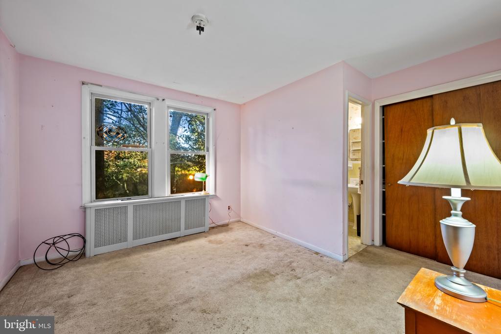 27 GLENWOOD AVENUE