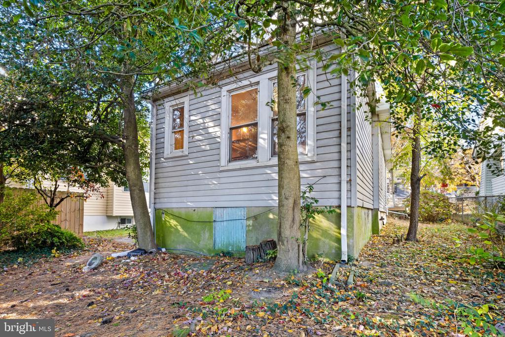 27 GLENWOOD AVENUE