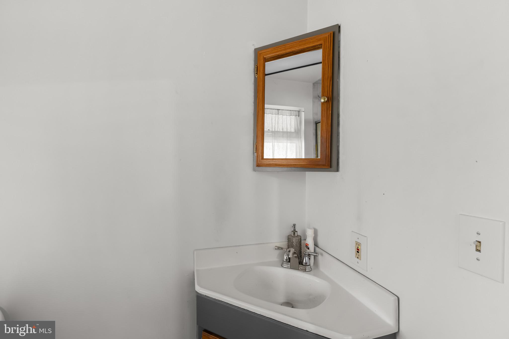 6913 RIVER DRIVE ROAD