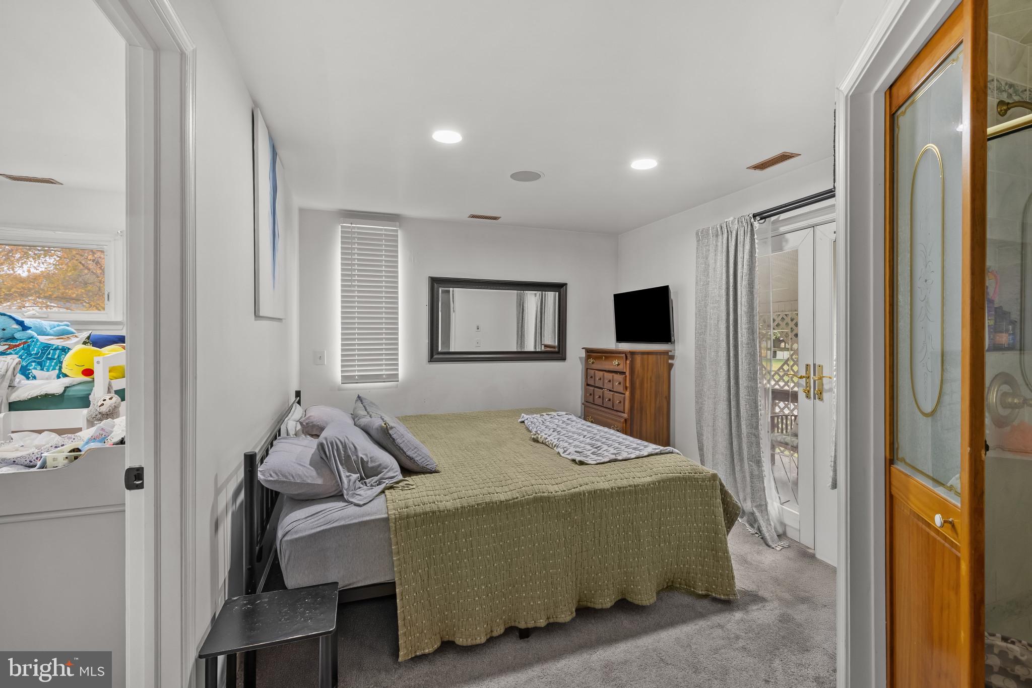 6913 RIVER DRIVE ROAD