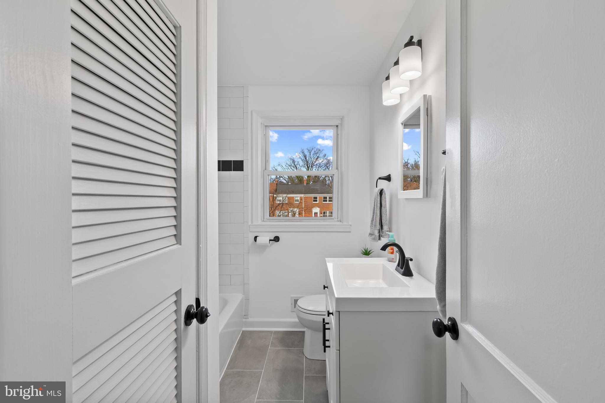 1603 N FOREST PARK AVENUE