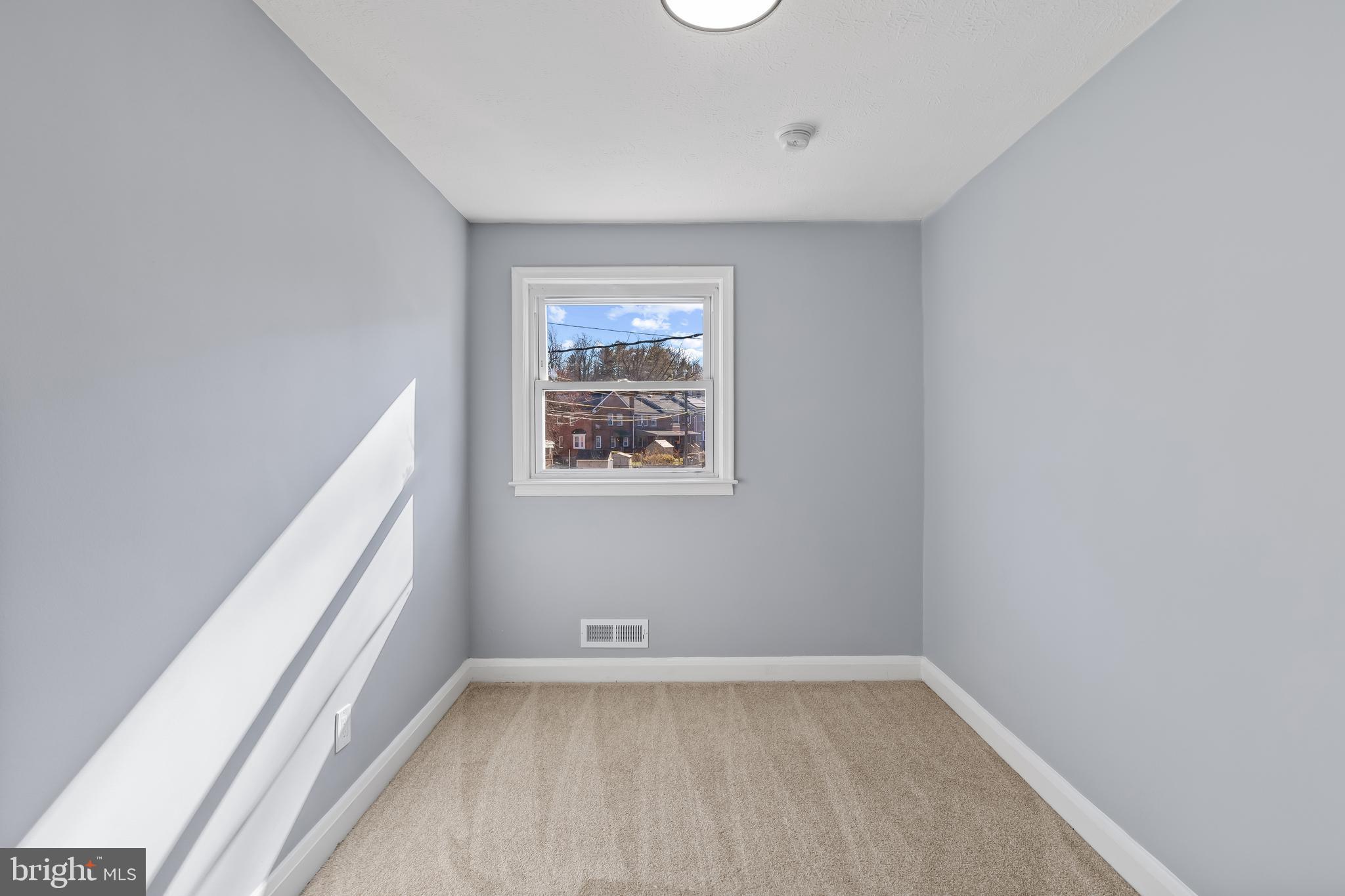 1603 N FOREST PARK AVENUE