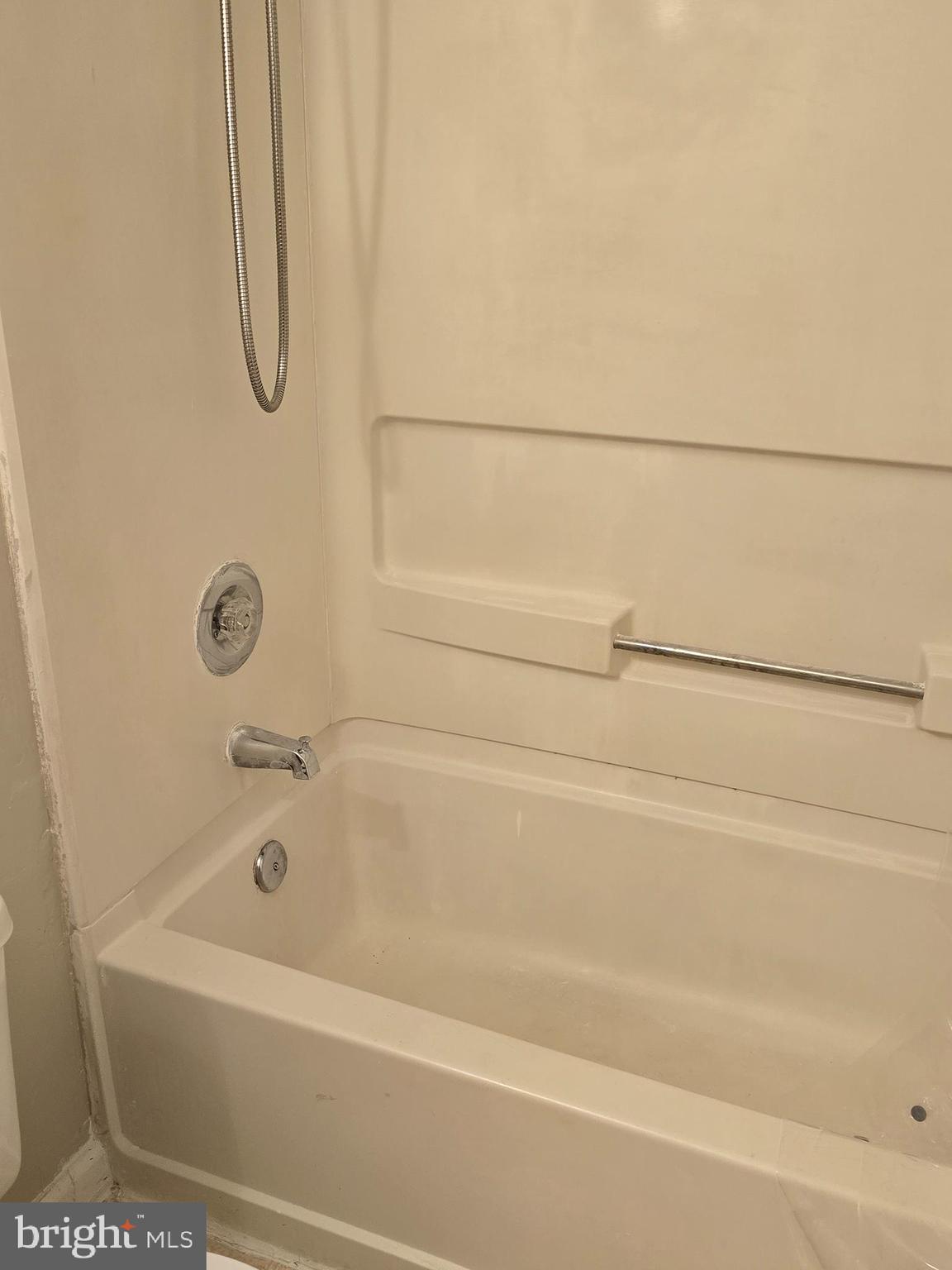 1100 LISADALE CIRCLE 1A