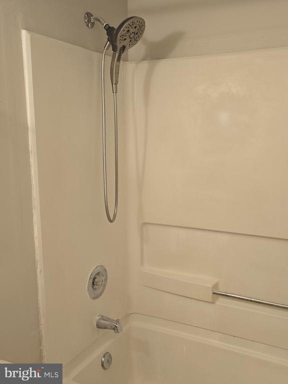 1100 LISADALE CIRCLE 1A