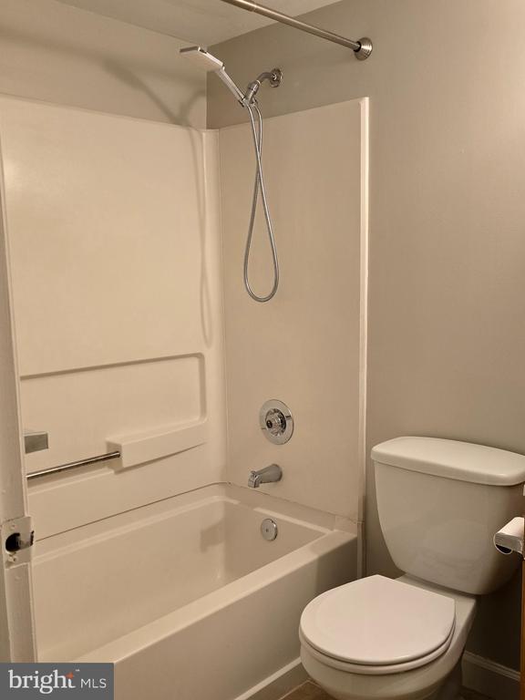1100 LISADALE CIRCLE 1A