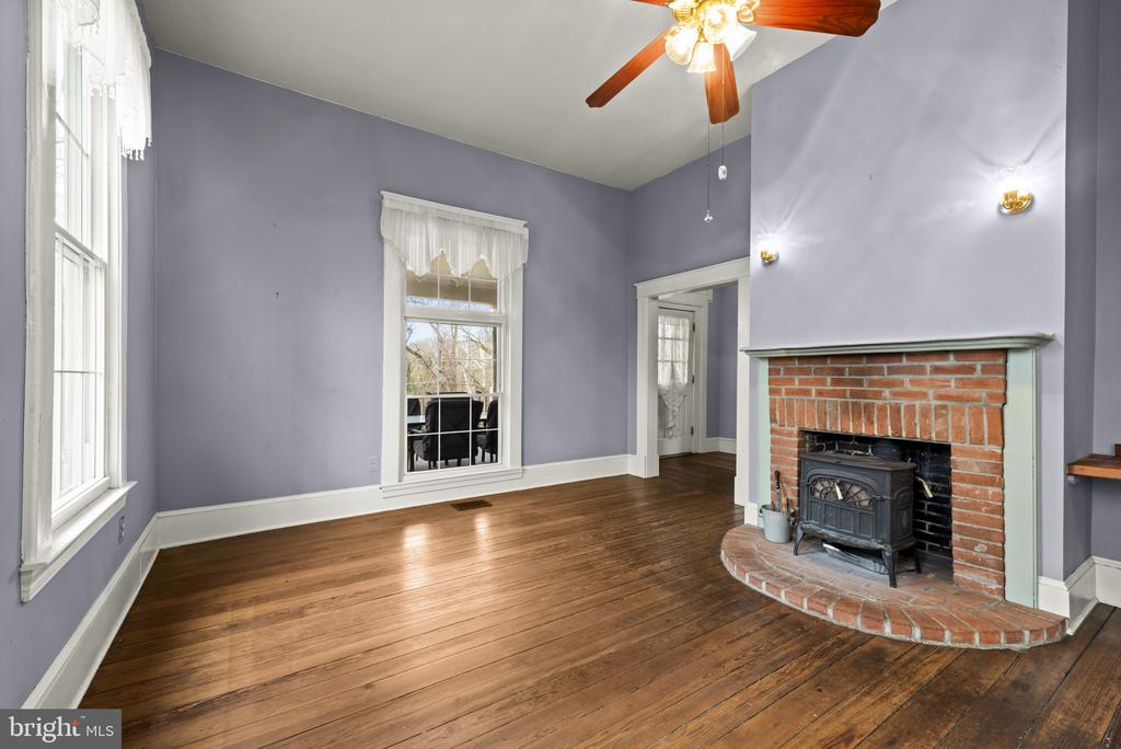 1704 FORSYTHIA LANE