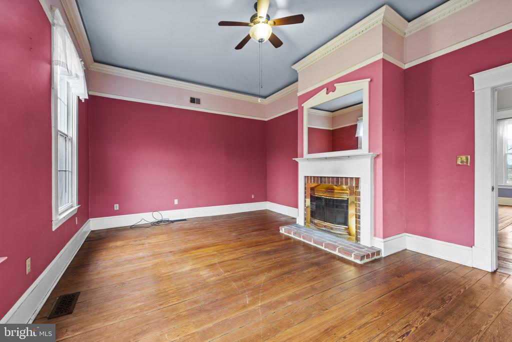 1704 FORSYTHIA LANE
