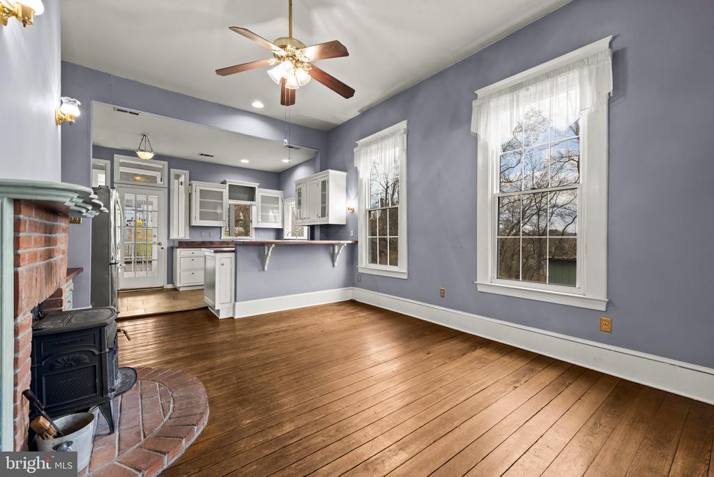 1704 FORSYTHIA LANE