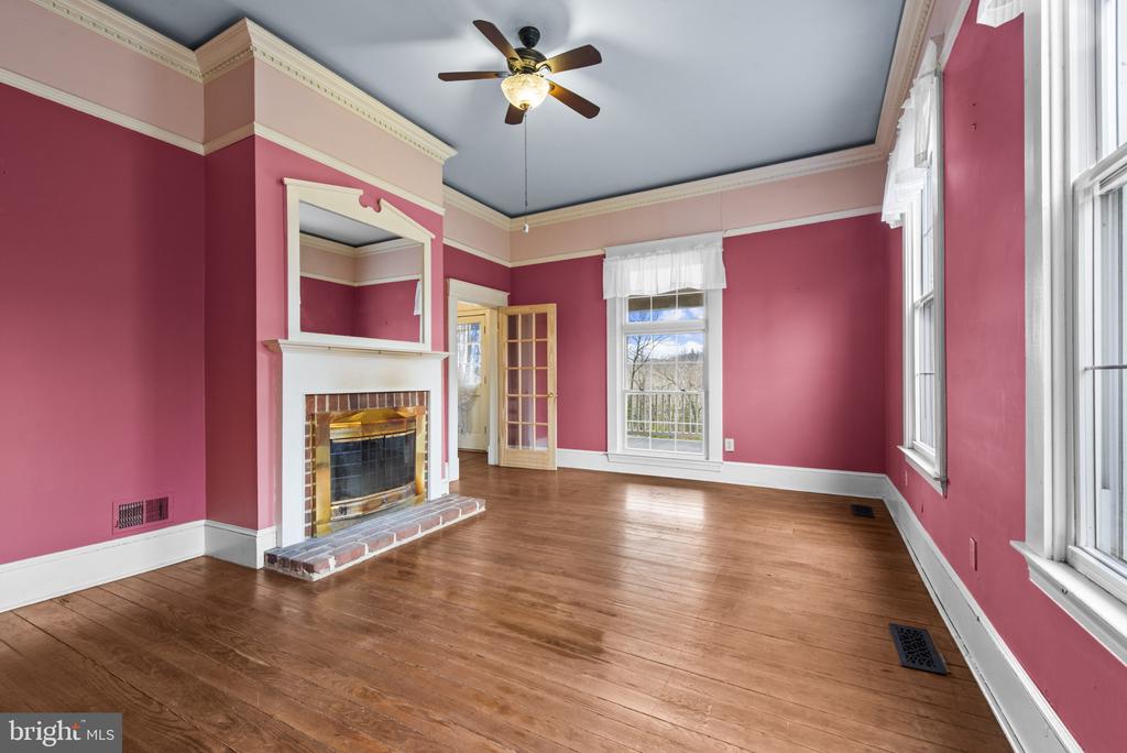 1704 FORSYTHIA LANE