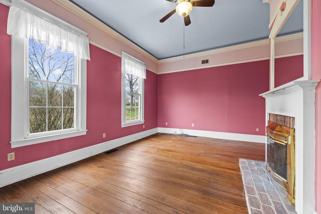 1704 FORSYTHIA LANE