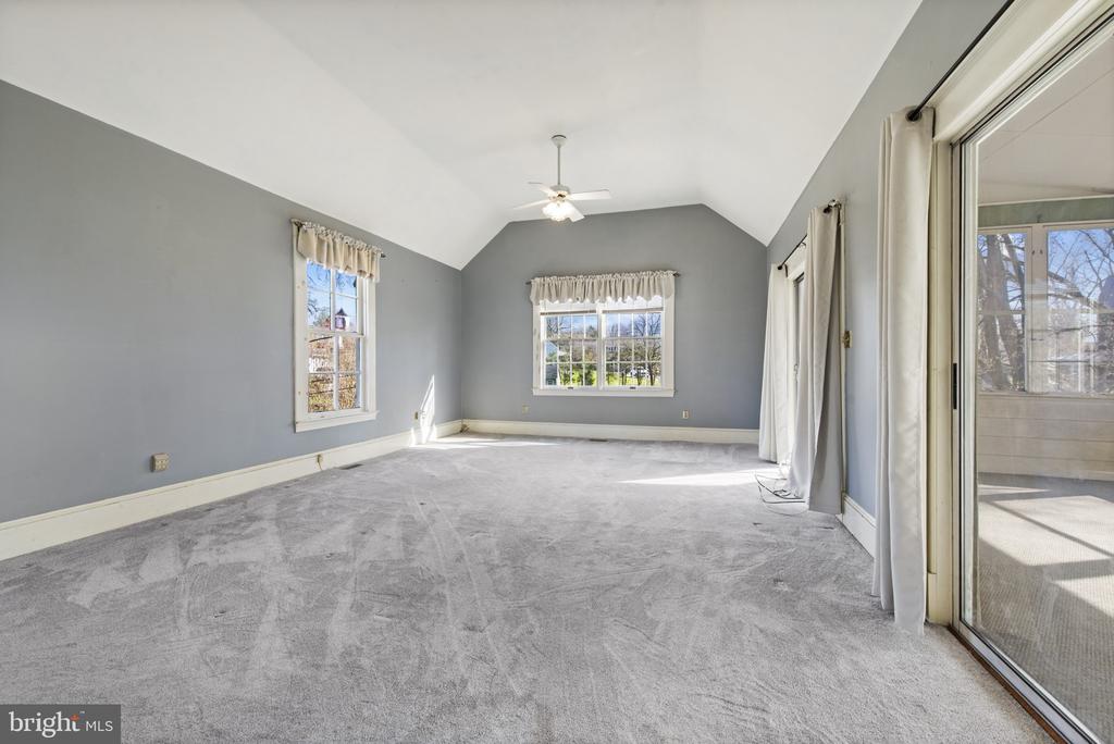 1704 FORSYTHIA LANE