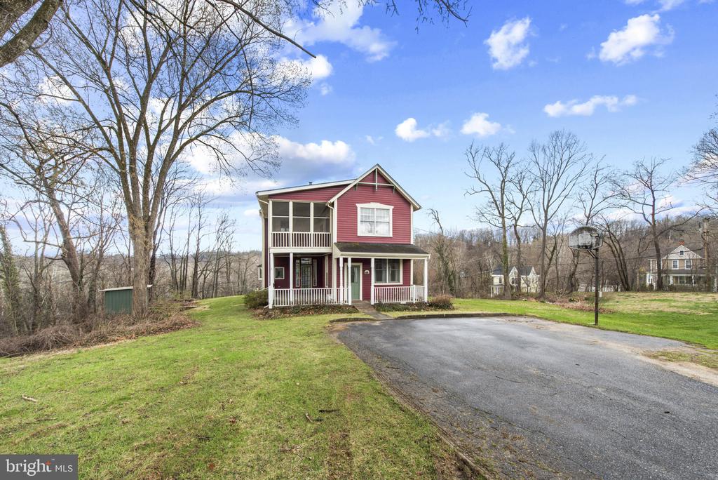 1704 FORSYTHIA LANE