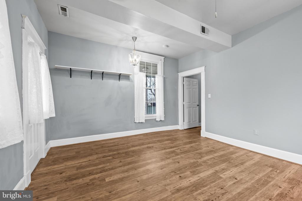 1704 FORSYTHIA LANE