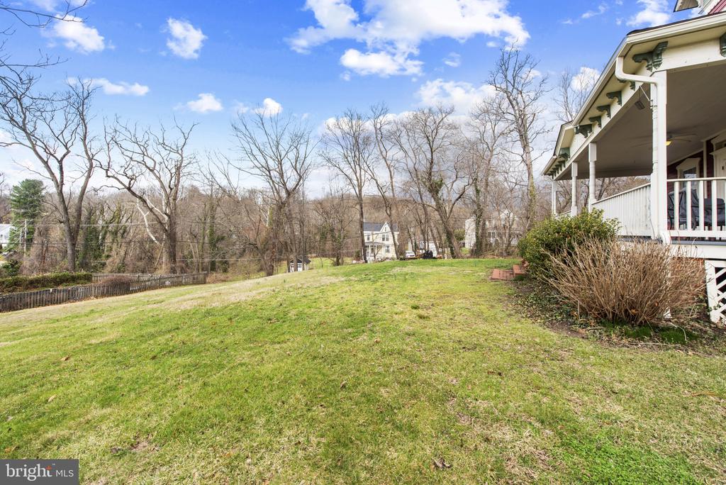 1704 FORSYTHIA LANE