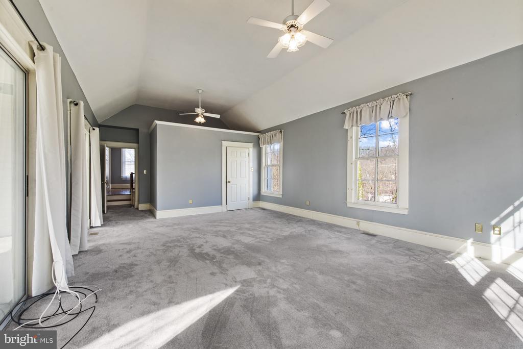 1704 FORSYTHIA LANE
