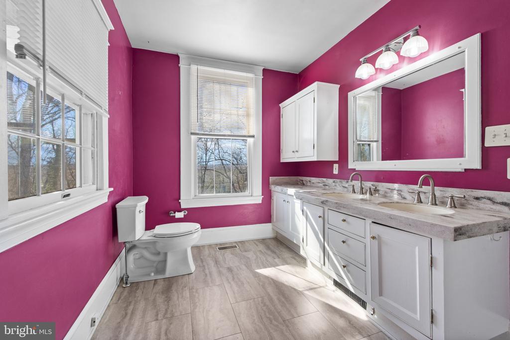 1704 FORSYTHIA LANE