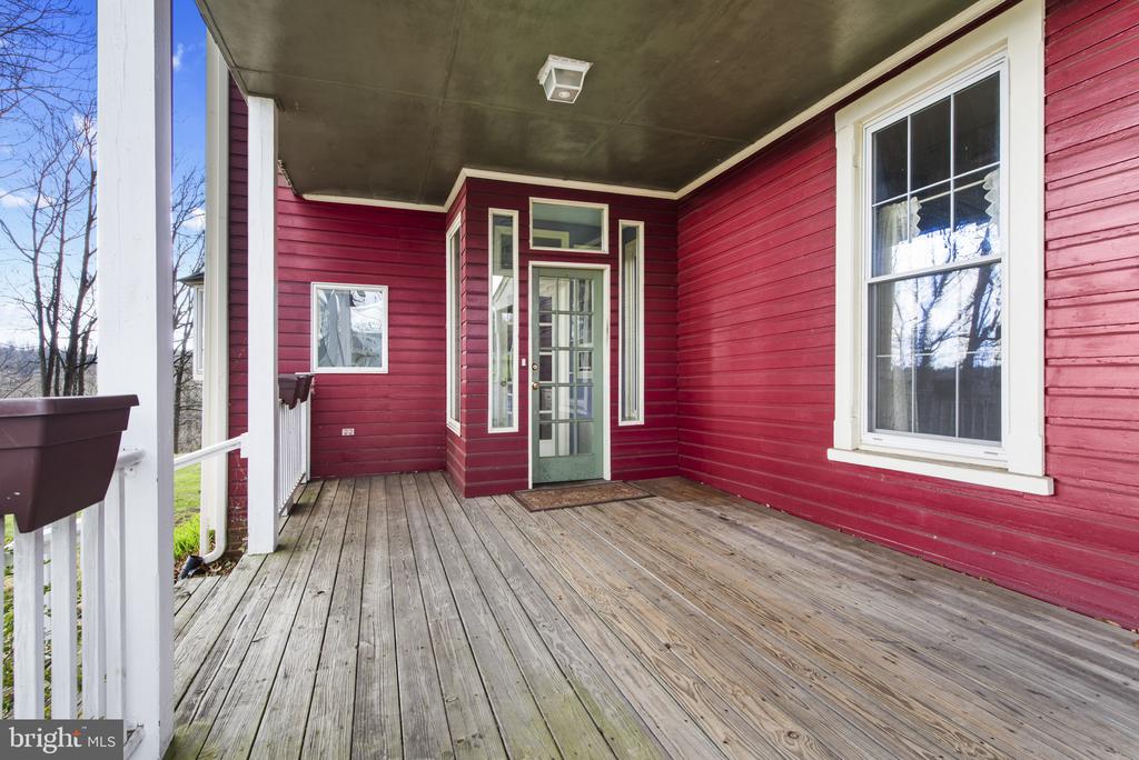 1704 FORSYTHIA LANE