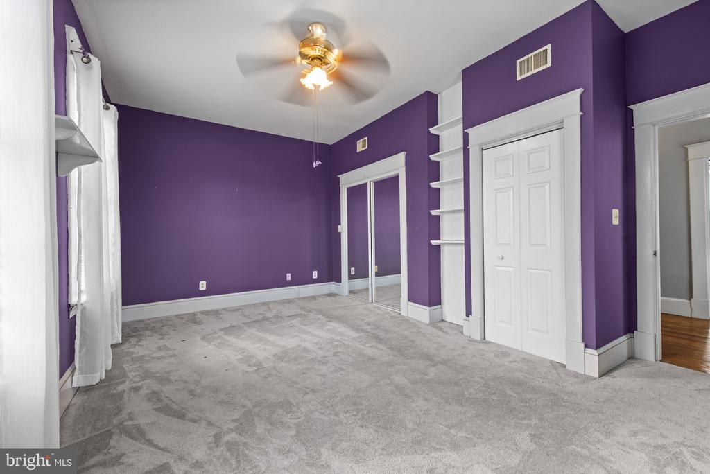1704 FORSYTHIA LANE