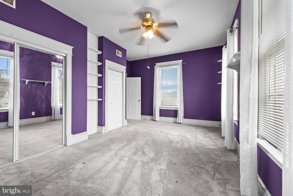 1704 FORSYTHIA LANE