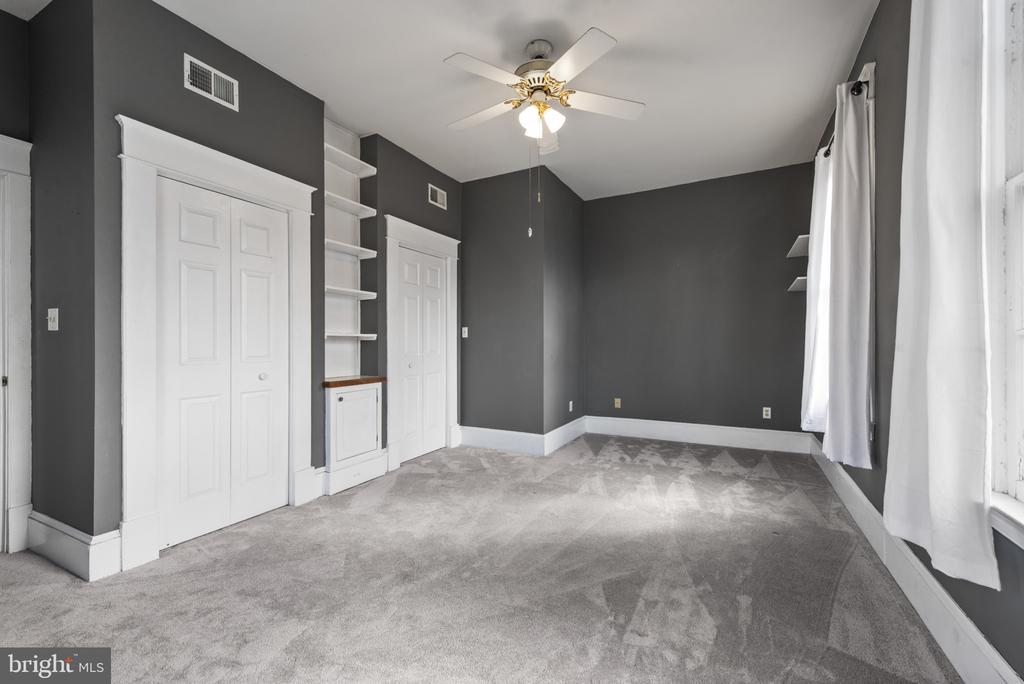 1704 FORSYTHIA LANE