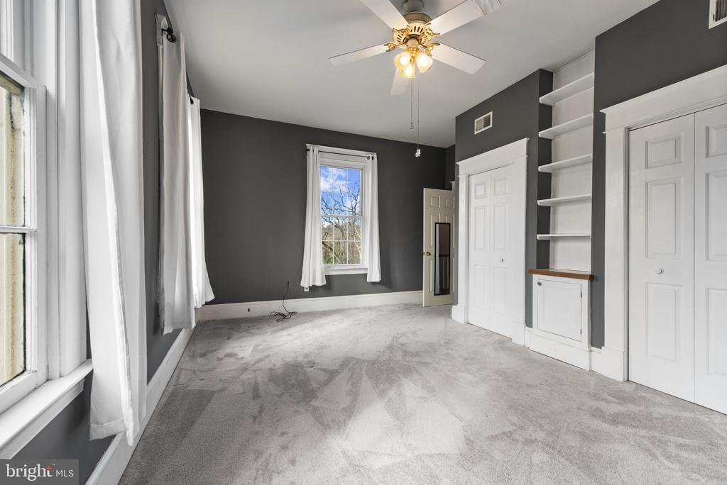 1704 FORSYTHIA LANE