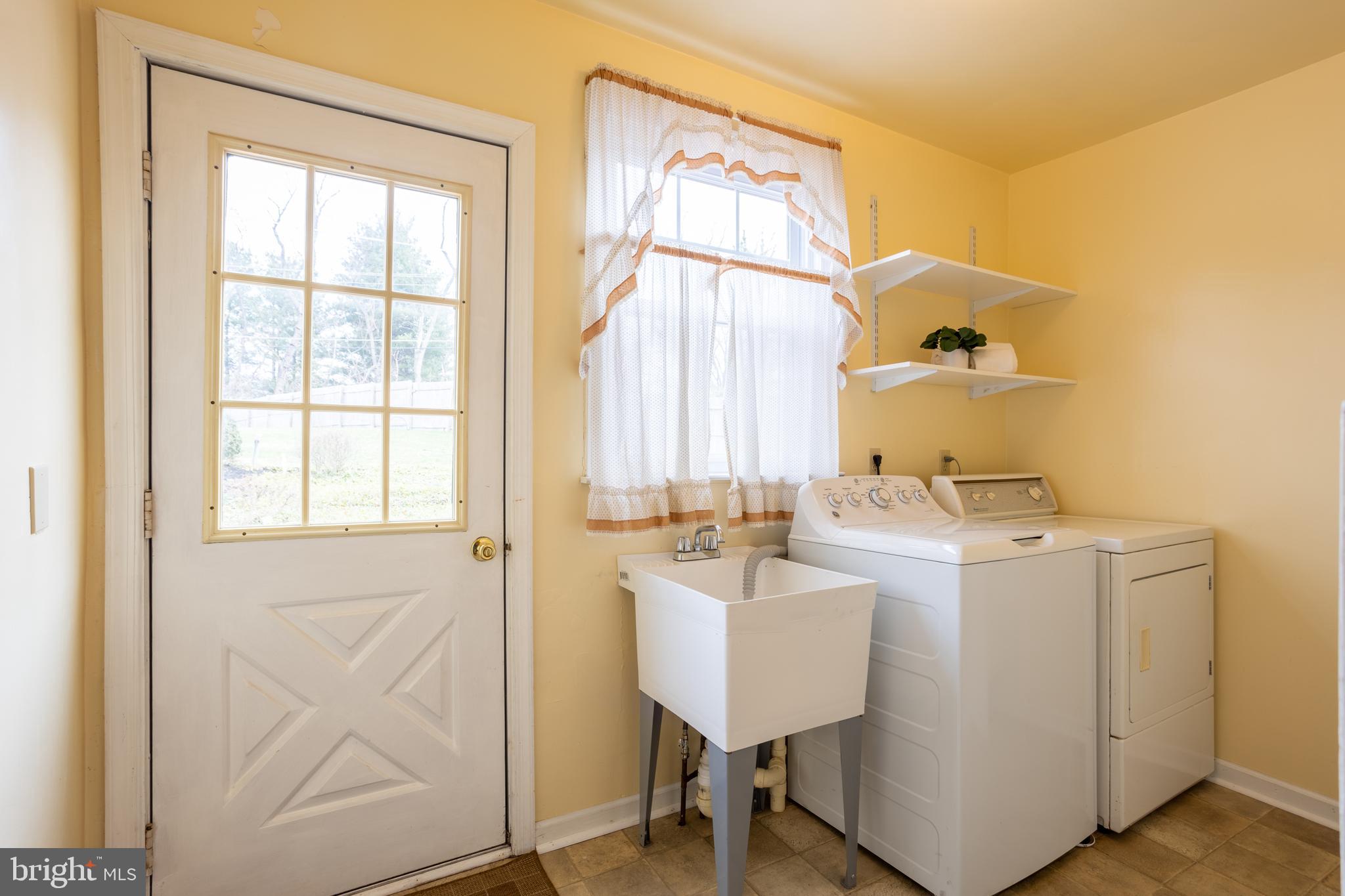 2012 CEDAR CIRCLE DRIVE