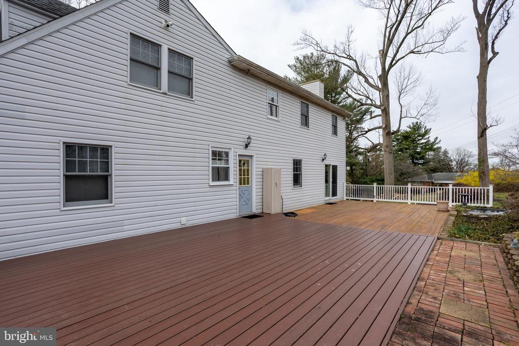 2012 CEDAR CIRCLE DRIVE