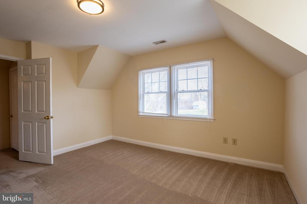 2012 CEDAR CIRCLE DRIVE