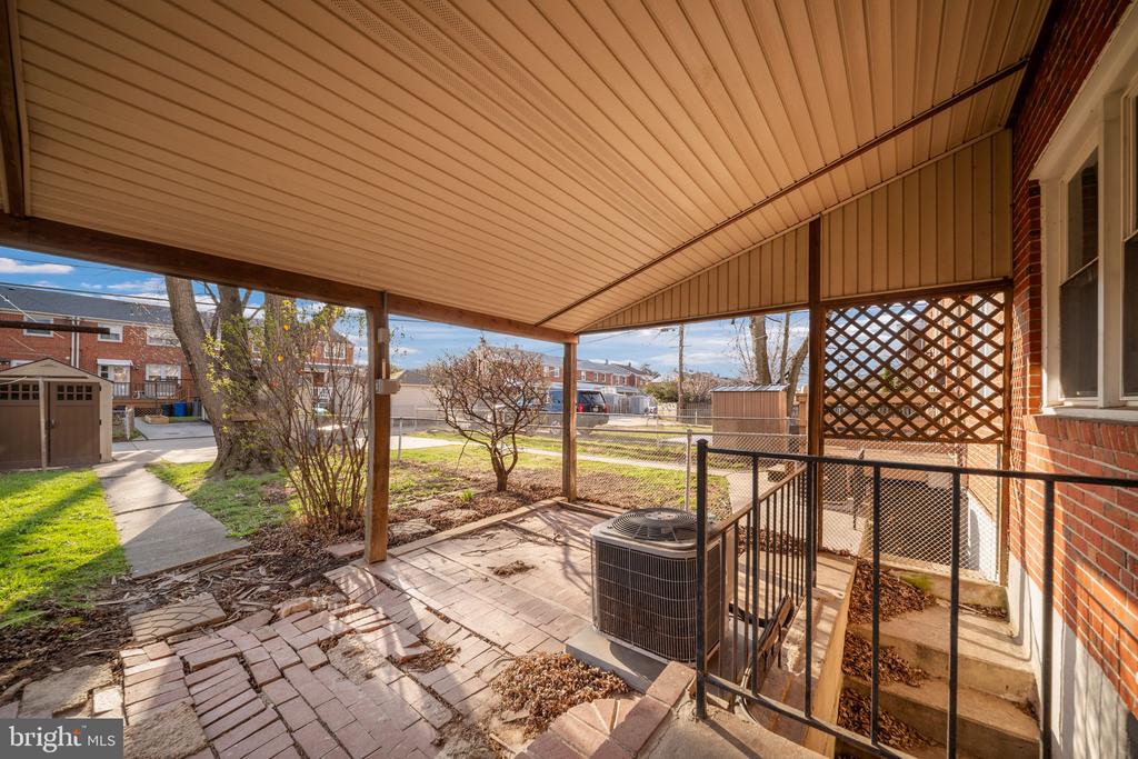 8505 KINGS RIDGE ROAD