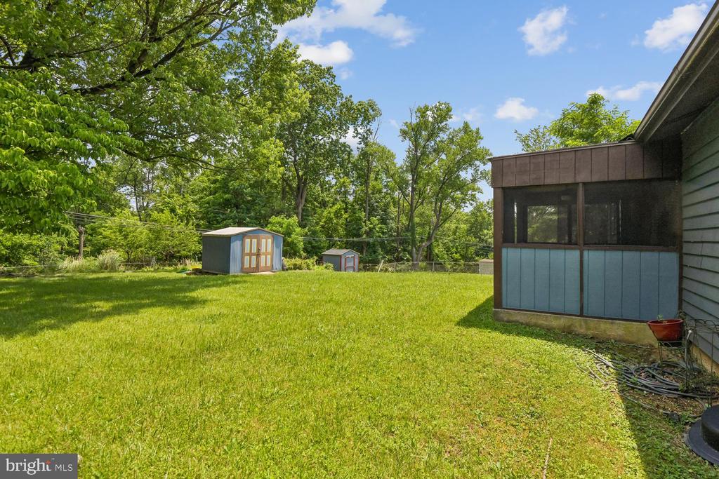 6822 FOX MEADOW ROAD