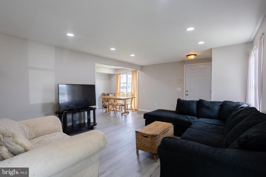 32 COLISTON ROAD B