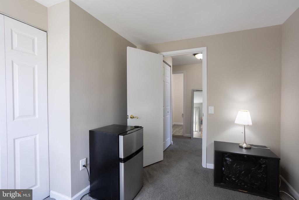 32 COLISTON ROAD B