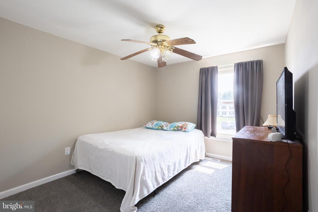 32 COLISTON ROAD B