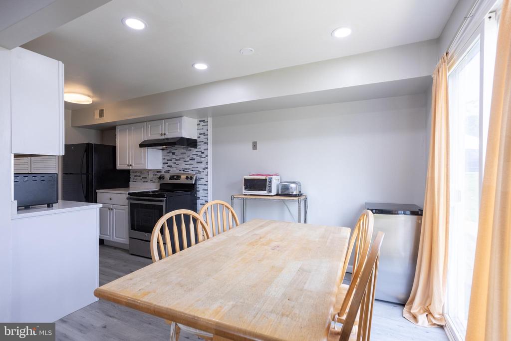 32 COLISTON ROAD B
