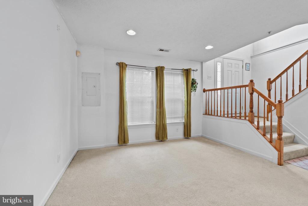 874 LOWE ROAD