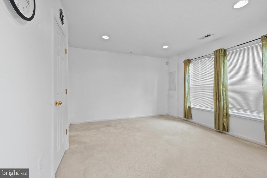 874 LOWE ROAD