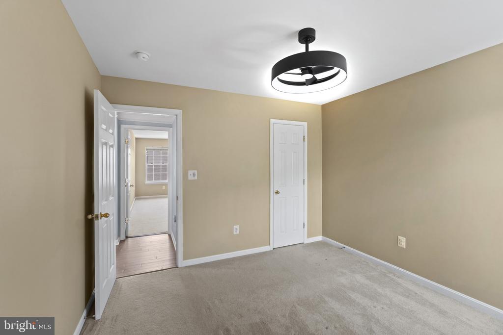 5021 AUTUMN GLOW WAY