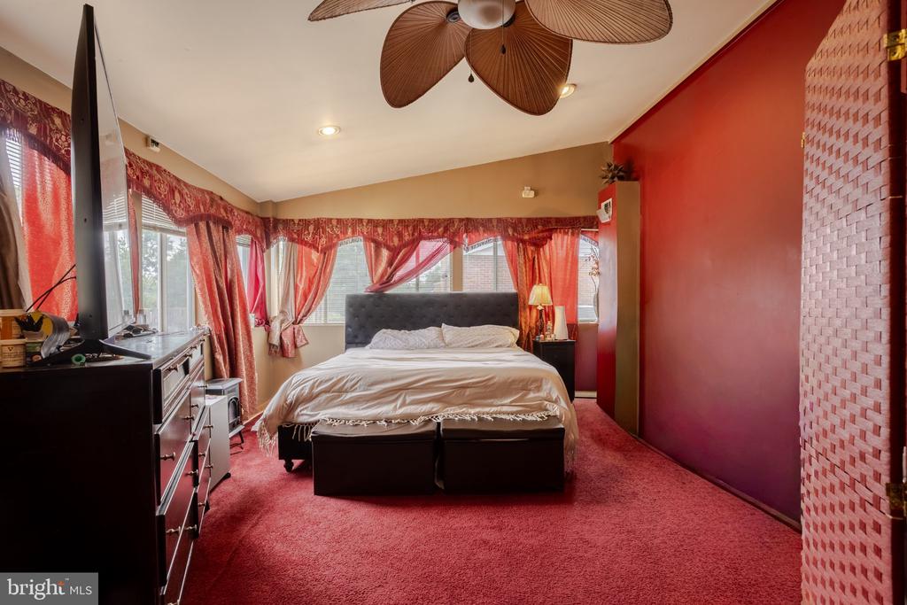 5705 DAYBREAK TERRACE