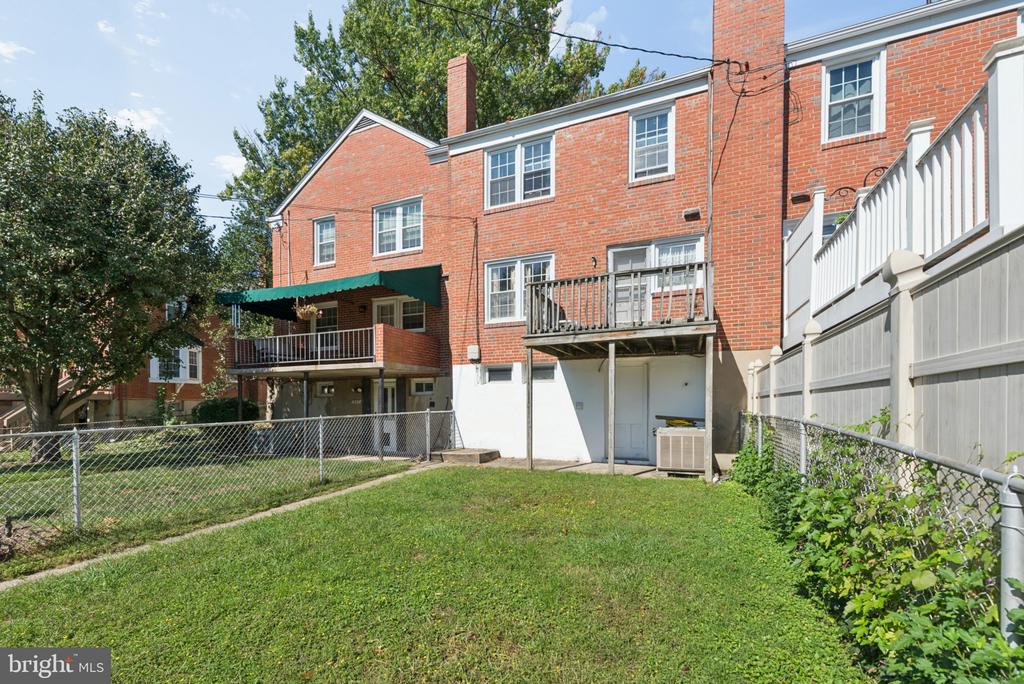 1545 DOXBURY ROAD